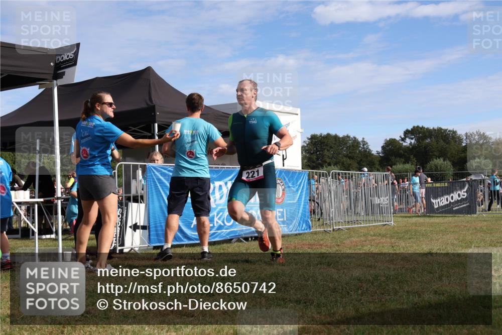 31.08.2025 - Elbe Triathlon Hamburg Strokosch-Dieckow http://msf.ph/oto/8650742 31.08.2025 09:40:00 Laufen 0, 100, 100, 100, 100, 221 meine-sportfotos.de