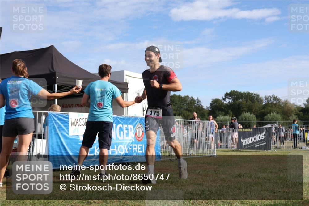 31.08.2025 - Elbe Triathlon Hamburg Strokosch-Dieckow http://msf.ph/oto/8650747 31.08.2025 09:40:22 Laufen 100, 100, 100, 100, 175 meine-sportfotos.de