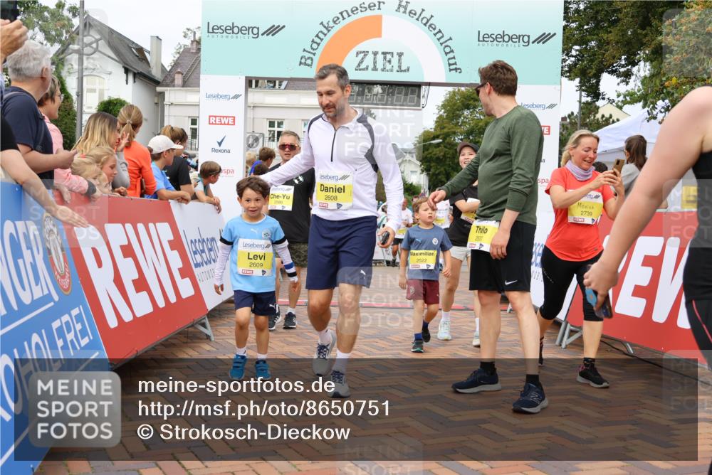 31.08.2025 - 21. Blankeneser Heldenlauf Strokosch-Dieckow http://msf.ph/oto/8650751 31.08.2025 10:36:28 Ziel 2585, 2586, 2739, 2645, 2650, 2744, 2692, 2691, 2608, 2609, 2520, 2522, 2377, 2670, 2674 meine-sportfotos.de