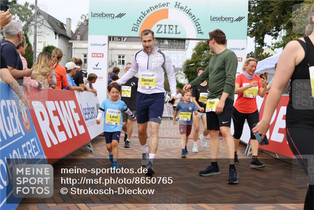 31.08.2025 - 21. Blankeneser Heldenlauf Strokosch-Dieckow http://msf.ph/oto/8650765 31.08.2025 10:36:28 Ziel 2585, 2586, 2739, 2645, 2650, 2744, 2692, 2691, 2608, 2609, 2520, 2522, 2377, 2670, 2674 meine-sportfotos.de