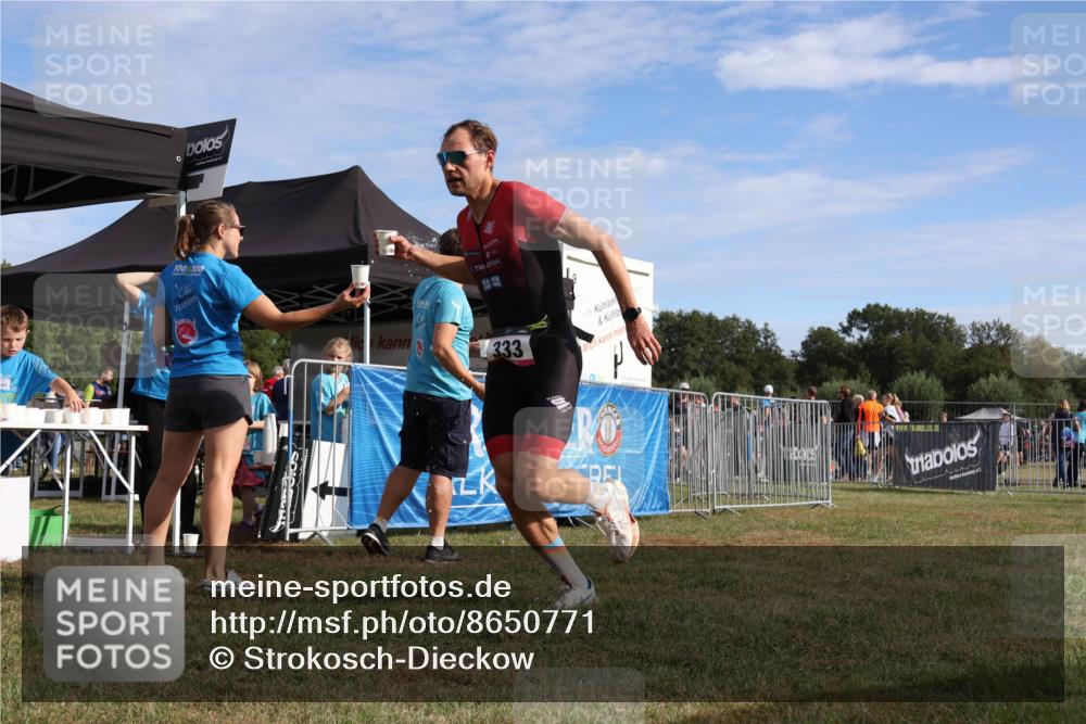 31.08.2025 - Elbe Triathlon Hamburg Strokosch-Dieckow http://msf.ph/oto/8650771 31.08.2025 09:41:16 Laufen 100, 100, 100, 333, 8 meine-sportfotos.de
