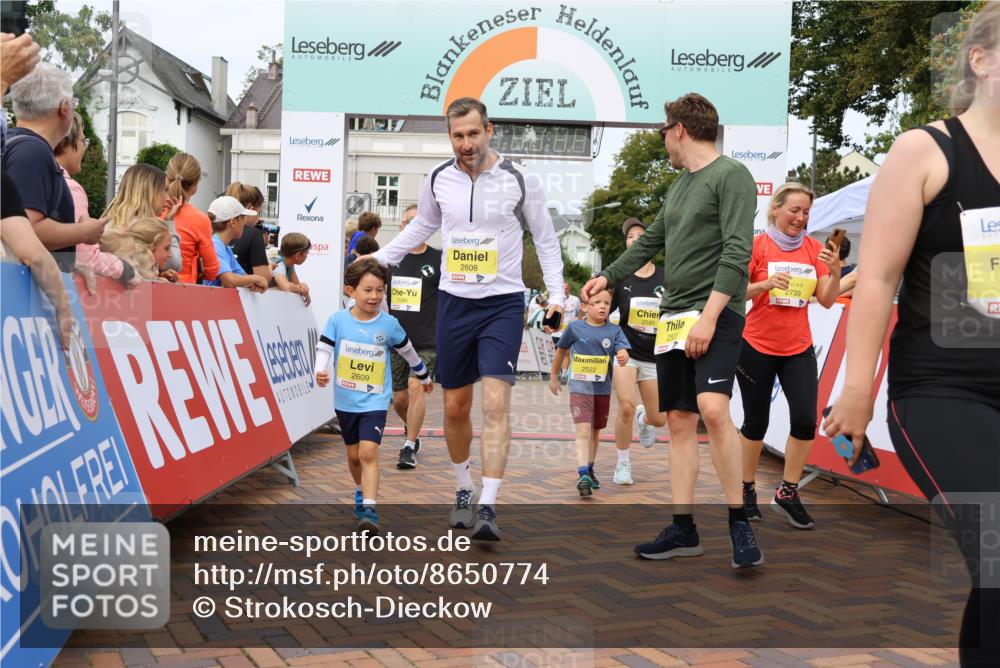 31.08.2025 - 21. Blankeneser Heldenlauf Strokosch-Dieckow http://msf.ph/oto/8650774 31.08.2025 10:36:28 Ziel 2585, 2586, 2739, 2645, 2650, 2744, 2692, 2691, 2608, 2609, 2520, 2522, 2377, 2670, 2674 meine-sportfotos.de