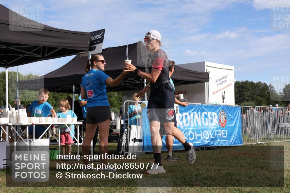 31.08.2025 - Elbe Triathlon Hamburg Strokosch-Dieckow http://msf.ph/oto/8650777 31.08.2025 09:41:22 Laufen 100, 100, 1910, 881 meine-sportfotos.de