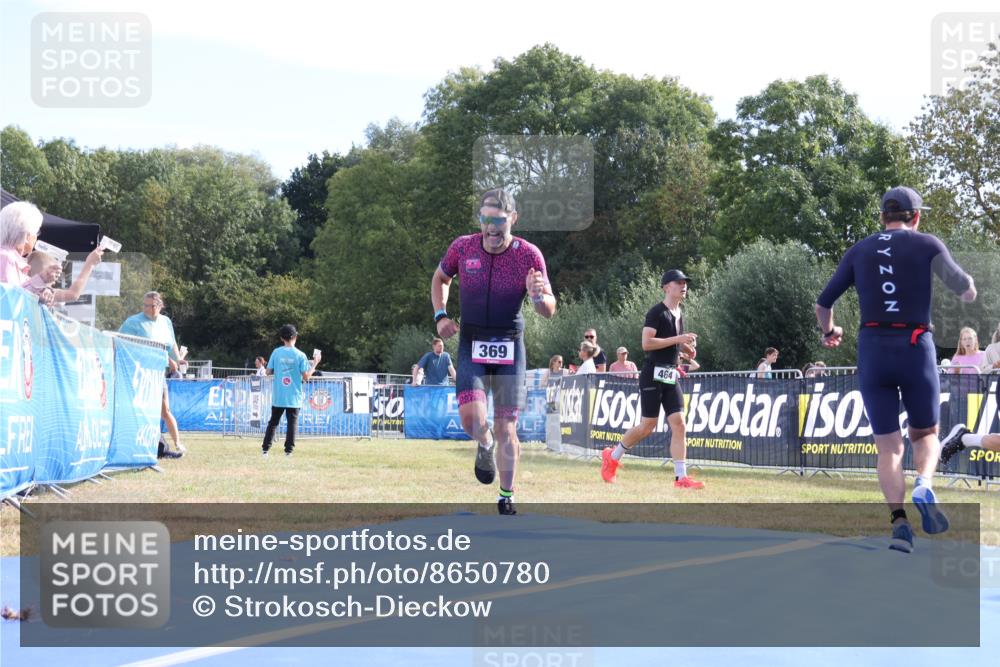 31.08.2025 - Elbe Triathlon Hamburg Strokosch-Dieckow http://msf.ph/oto/8650780 31.08.2025 10:26:31 Ziel 244, 369, 389 meine-sportfotos.de