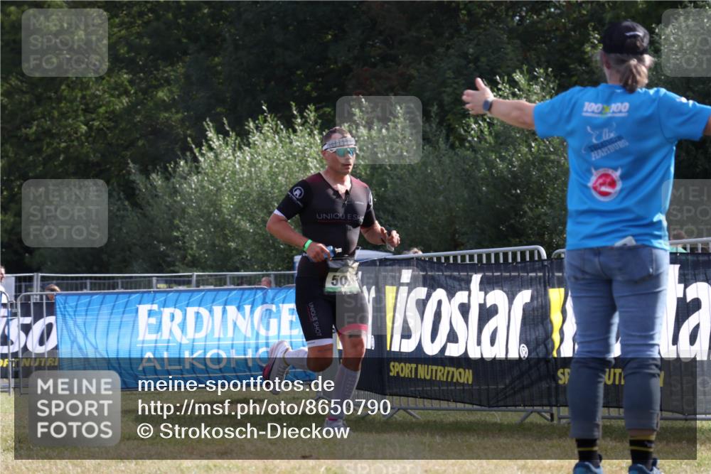31.08.2025 - Elbe Triathlon Hamburg Strokosch-Dieckow http://msf.ph/oto/8650790 31.08.2025 09:50:18 Laufen 100, 100, 50, 50 meine-sportfotos.de