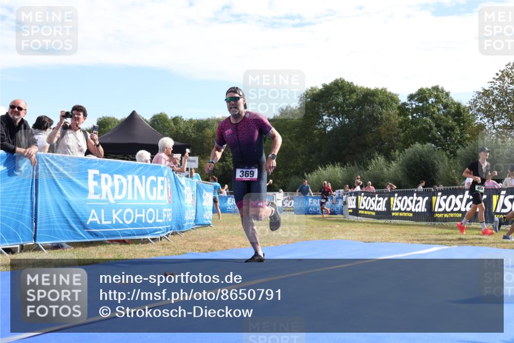 31.08.2025 - Elbe Triathlon Hamburg Strokosch-Dieckow http://msf.ph/oto/8650791 31.08.2025 10:26:32 Ziel 244, 369, 389 meine-sportfotos.de