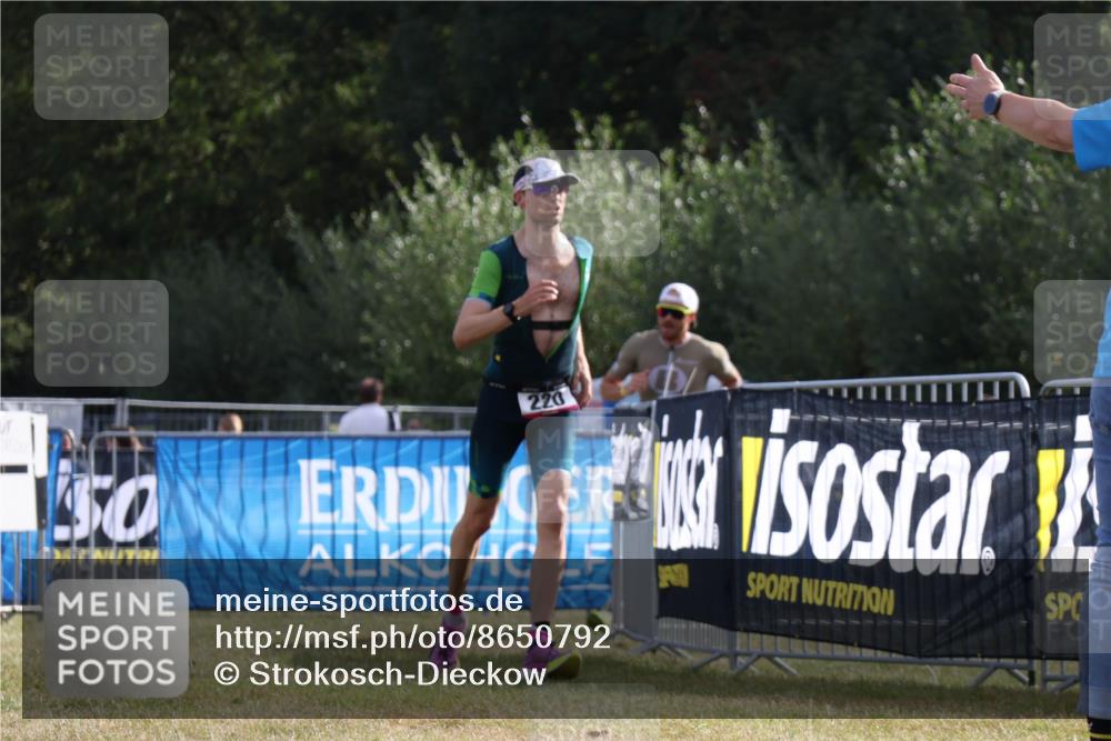 31.08.2025 - Elbe Triathlon Hamburg Strokosch-Dieckow http://msf.ph/oto/8650792 31.08.2025 09:50:35 Laufen 30, 220 meine-sportfotos.de
