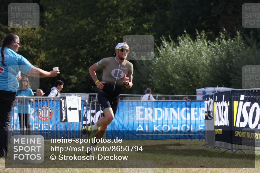 31.08.2025 - Elbe Triathlon Hamburg Strokosch-Dieckow http://msf.ph/oto/8650794 31.08.2025 09:50:37 Laufen 100 meine-sportfotos.de