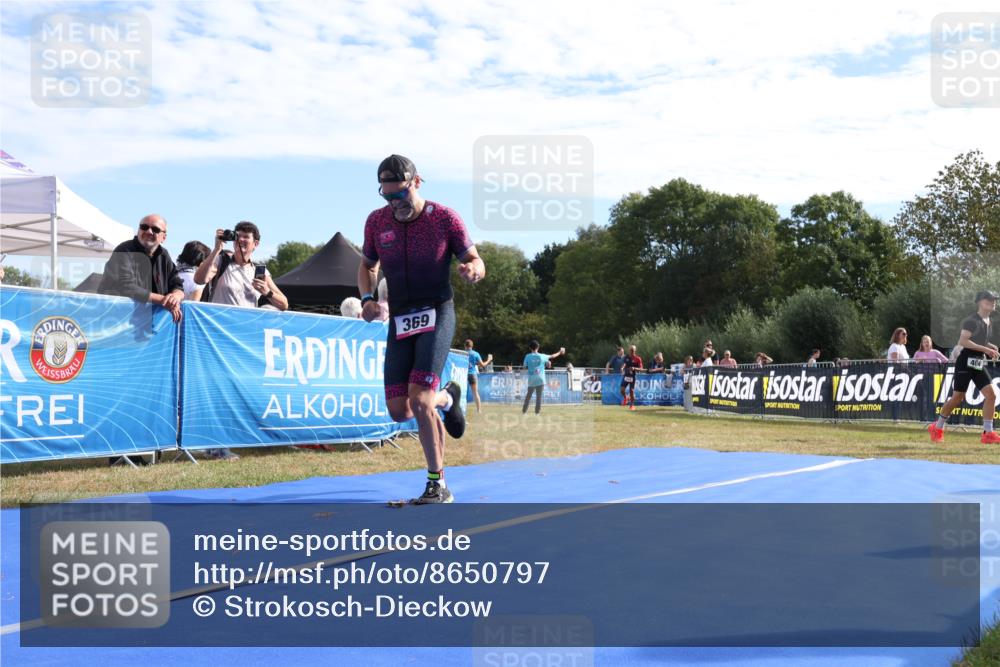 31.08.2025 - Elbe Triathlon Hamburg Strokosch-Dieckow http://msf.ph/oto/8650797 31.08.2025 10:26:32 Ziel 244, 369, 389 meine-sportfotos.de