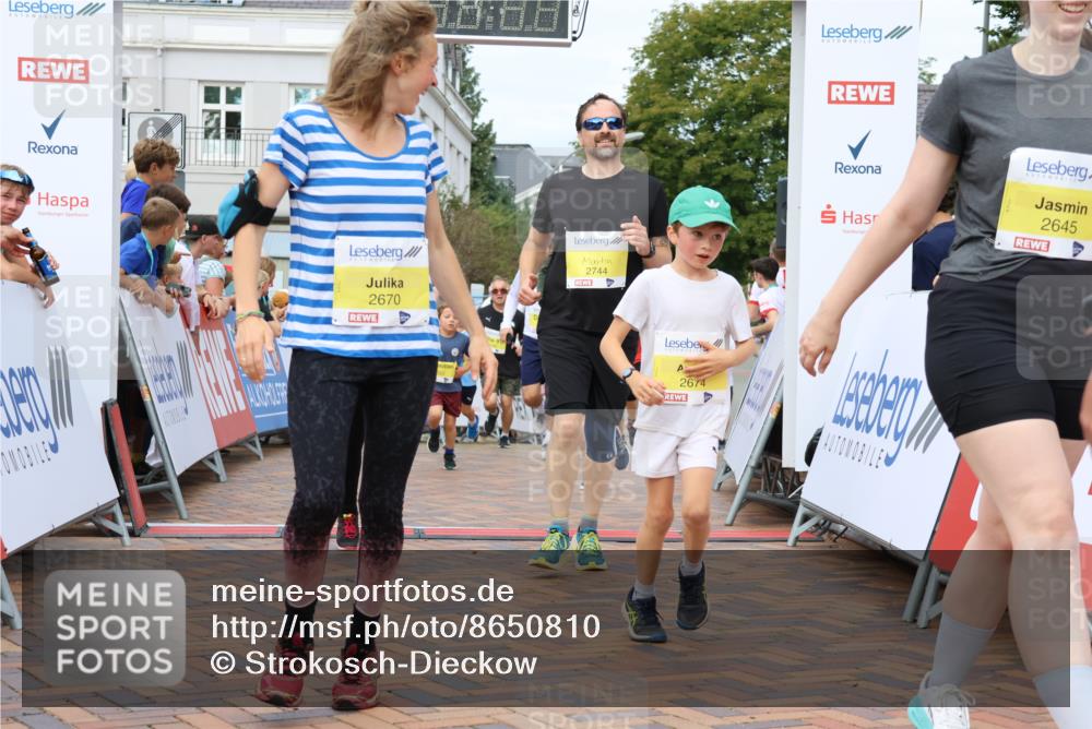31.08.2025 - 21. Blankeneser Heldenlauf Strokosch-Dieckow http://msf.ph/oto/8650810 31.08.2025 10:36:24 Ziel 2585, 2586, 2739, 2645, 2650, 2744, 2281, 2608, 2609, 2520, 2522, 2377, 2670, 2674 meine-sportfotos.de