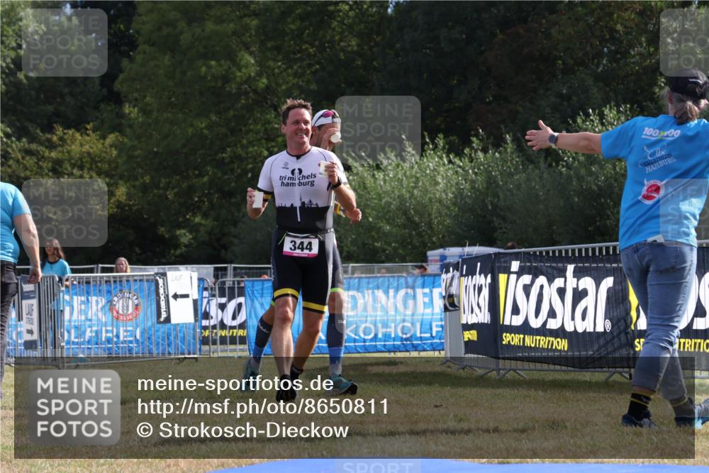 31.08.2025 - Elbe Triathlon Hamburg Strokosch-Dieckow http://msf.ph/oto/8650811 31.08.2025 09:51:53 Laufen 344, 10000, 30 meine-sportfotos.de