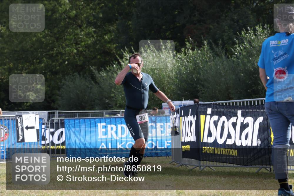31.08.2025 - Elbe Triathlon Hamburg Strokosch-Dieckow http://msf.ph/oto/8650819 31.08.2025 09:52:13 Laufen 50, 308, 100, 100 meine-sportfotos.de