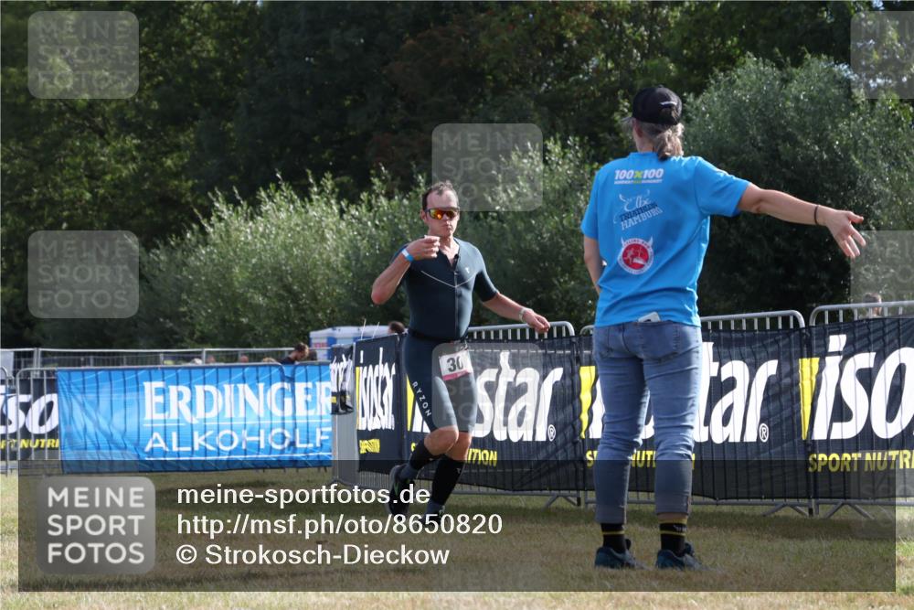 31.08.2025 - Elbe Triathlon Hamburg Strokosch-Dieckow http://msf.ph/oto/8650820 31.08.2025 09:52:13 Laufen 50, 100, 100, 30 meine-sportfotos.de