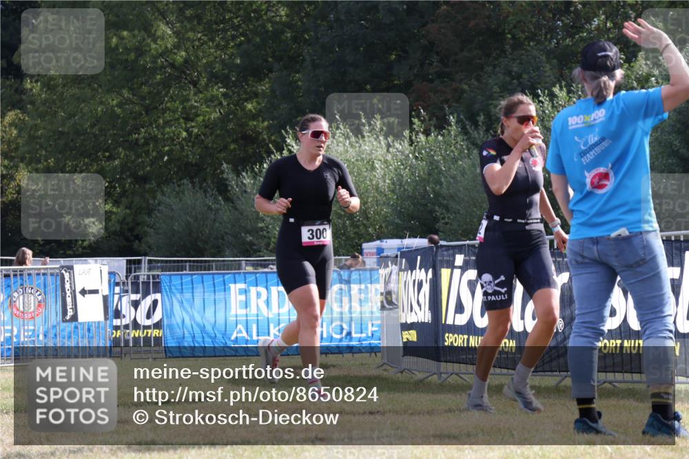 31.08.2025 - Elbe Triathlon Hamburg Strokosch-Dieckow http://msf.ph/oto/8650824 31.08.2025 09:52:19 Laufen 300, 100, 100 meine-sportfotos.de