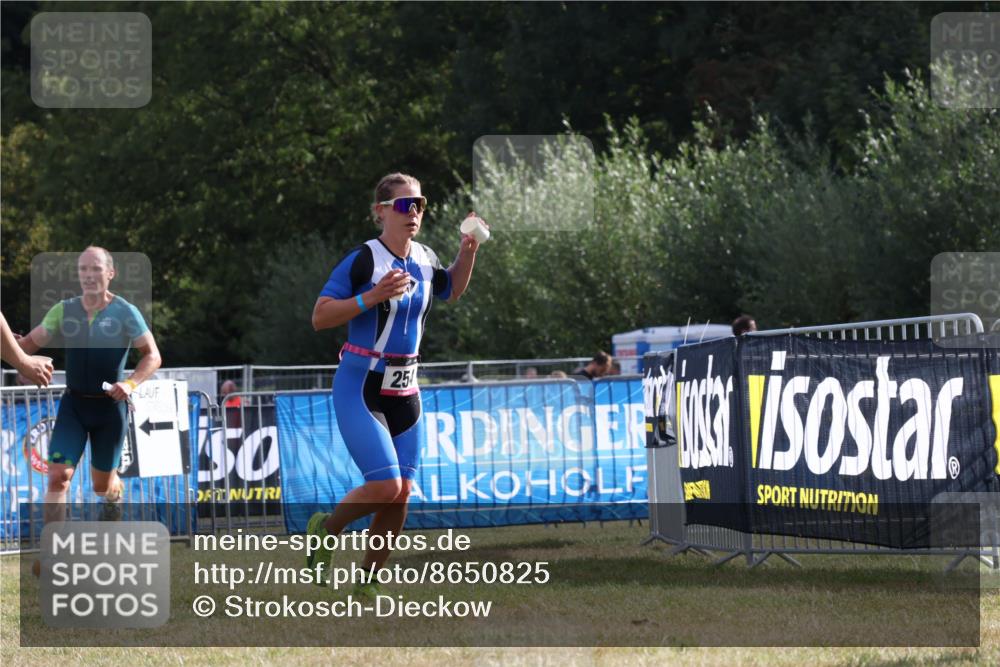 31.08.2025 - Elbe Triathlon Hamburg Strokosch-Dieckow http://msf.ph/oto/8650825 31.08.2025 09:52:24 Laufen 30, 25, 25 meine-sportfotos.de