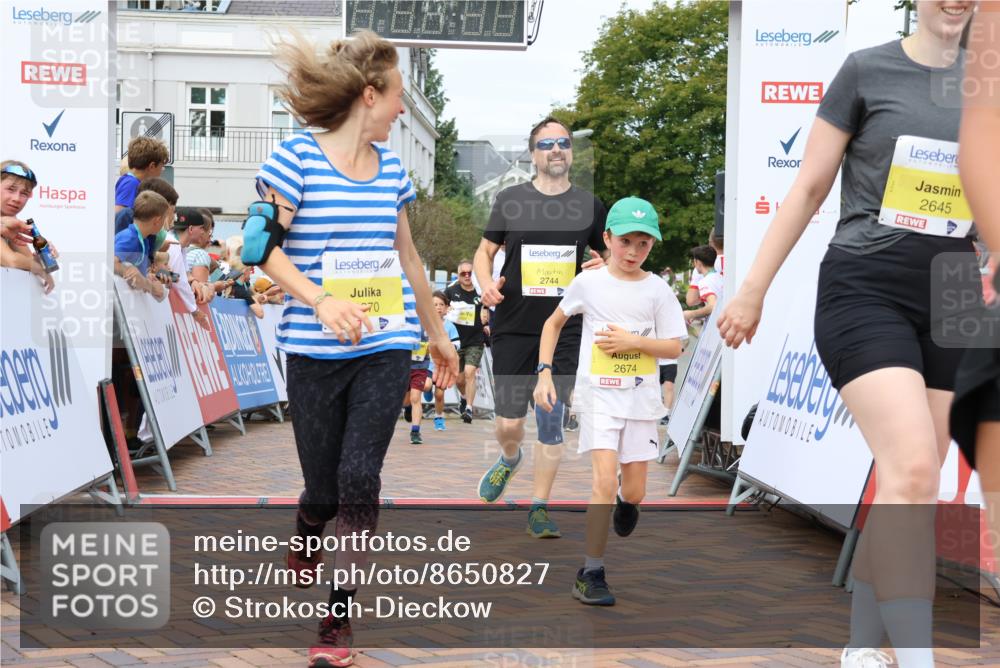 31.08.2025 - 21. Blankeneser Heldenlauf Strokosch-Dieckow http://msf.ph/oto/8650827 31.08.2025 10:36:24 Ziel 2585, 2586, 2739, 2645, 2650, 2744, 2281, 2608, 2609, 2520, 2522, 2377, 2670, 2674 meine-sportfotos.de