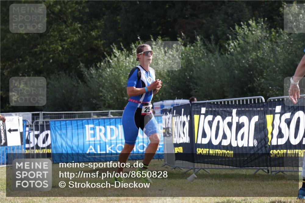 31.08.2025 - Elbe Triathlon Hamburg Strokosch-Dieckow http://msf.ph/oto/8650828 31.08.2025 09:52:25 Laufen 30, 25 meine-sportfotos.de