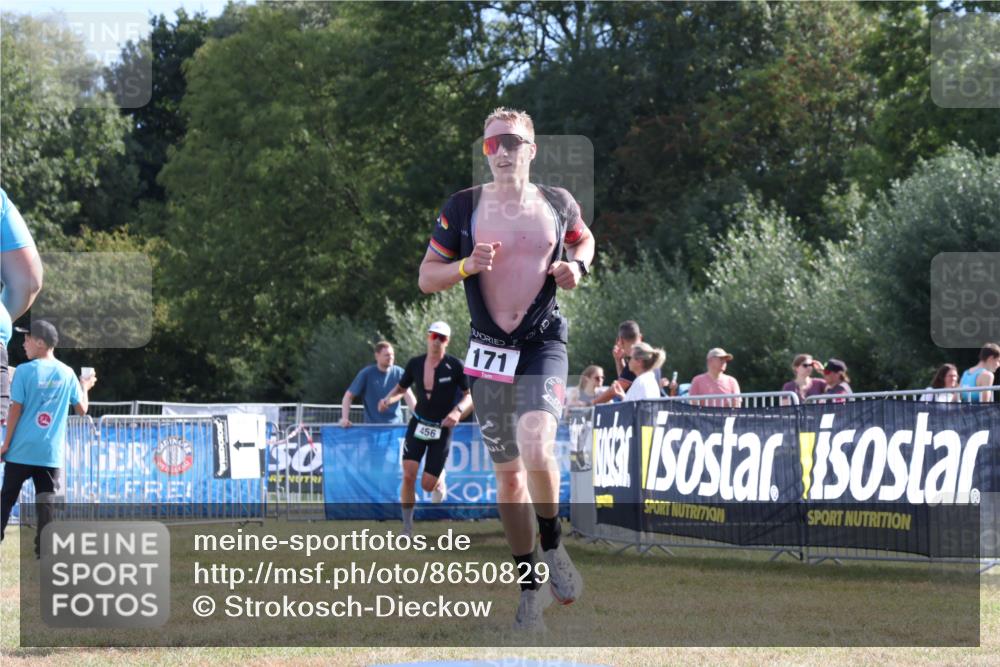 31.08.2025 - Elbe Triathlon Hamburg Strokosch-Dieckow http://msf.ph/oto/8650829 31.08.2025 10:27:28 Ziel 171 meine-sportfotos.de