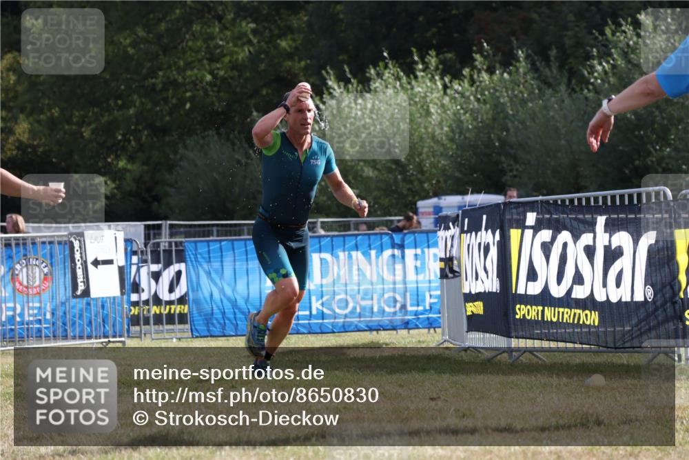 31.08.2025 - Elbe Triathlon Hamburg Strokosch-Dieckow http://msf.ph/oto/8650830 31.08.2025 09:52:26 Laufen 1150 meine-sportfotos.de