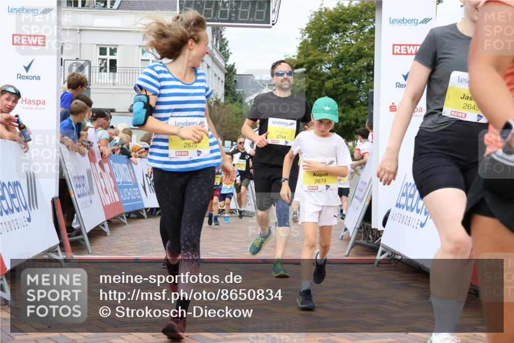 31.08.2025 - 21. Blankeneser Heldenlauf Strokosch-Dieckow http://msf.ph/oto/8650834 31.08.2025 10:36:24 Ziel 2585, 2586, 2739, 2645, 2650, 2744, 2281, 2608, 2609, 2520, 2522, 2377, 2670, 2674 meine-sportfotos.de