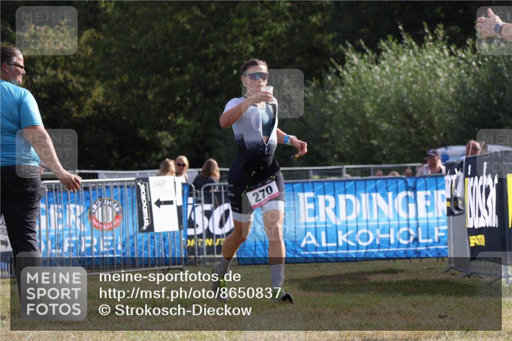 31.08.2025 - Elbe Triathlon Hamburg Strokosch-Dieckow http://msf.ph/oto/8650837 31.08.2025 09:52:51 Laufen 270, 30 meine-sportfotos.de