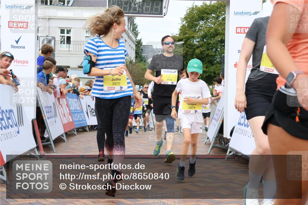 31.08.2025 - 21. Blankeneser Heldenlauf Strokosch-Dieckow http://msf.ph/oto/8650840 31.08.2025 10:36:24 Ziel 2585, 2586, 2739, 2645, 2650, 2744, 2281, 2608, 2609, 2520, 2522, 2377, 2670, 2674 meine-sportfotos.de