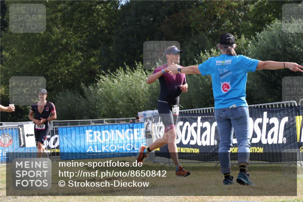 31.08.2025 - Elbe Triathlon Hamburg Strokosch-Dieckow http://msf.ph/oto/8650842 31.08.2025 09:53:08 Laufen 100, 100, 82 meine-sportfotos.de