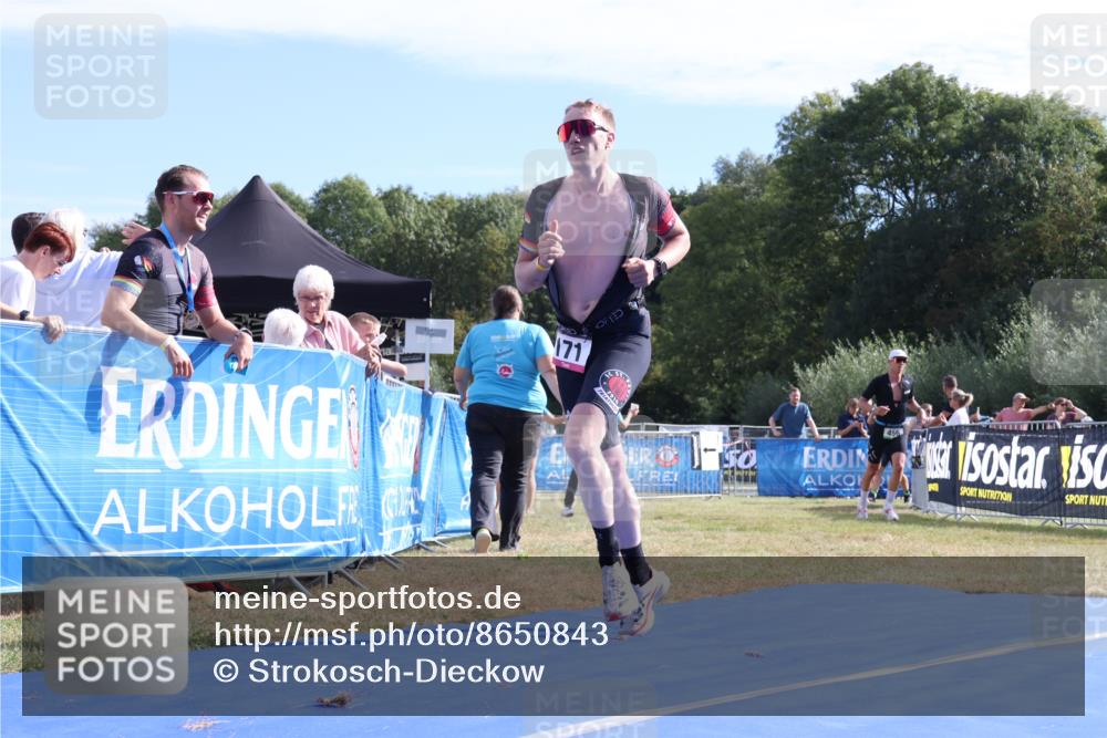 31.08.2025 - Elbe Triathlon Hamburg Strokosch-Dieckow http://msf.ph/oto/8650843 31.08.2025 10:27:29 Ziel 171 meine-sportfotos.de