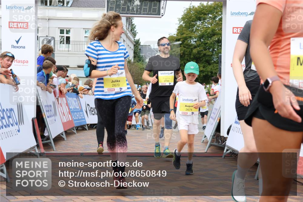 31.08.2025 - 21. Blankeneser Heldenlauf Strokosch-Dieckow http://msf.ph/oto/8650849 31.08.2025 10:36:23 Ziel 2585, 2586, 2739, 2645, 2650, 2744, 2281, 2282, 2608, 2609, 2520, 2369, 2522, 2377, 2670, 2674 meine-sportfotos.de