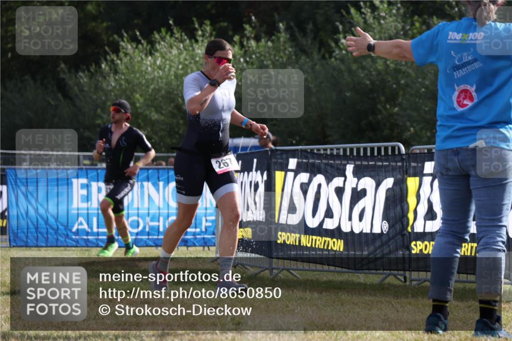 31.08.2025 - Elbe Triathlon Hamburg Strokosch-Dieckow http://msf.ph/oto/8650850 31.08.2025 09:53:19 Laufen 100, 100, 267 meine-sportfotos.de
