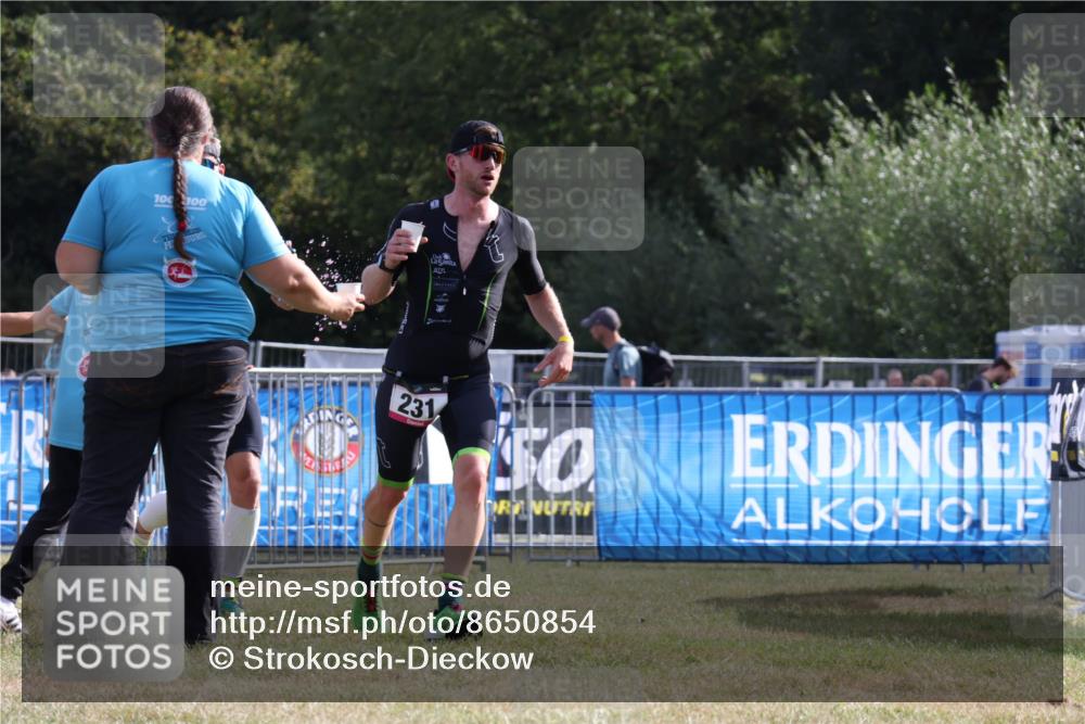 31.08.2025 - Elbe Triathlon Hamburg Strokosch-Dieckow http://msf.ph/oto/8650854 31.08.2025 09:53:21 Laufen 100, 100, 231 meine-sportfotos.de