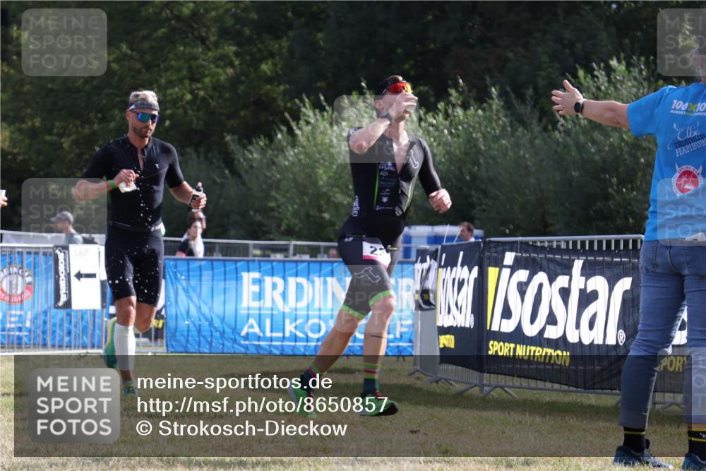31.08.2025 - Elbe Triathlon Hamburg Strokosch-Dieckow http://msf.ph/oto/8650857 31.08.2025 09:53:22 Laufen 23, 100, 10 meine-sportfotos.de