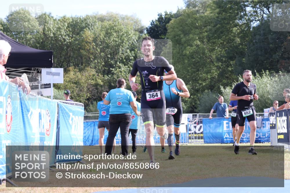 31.08.2025 - Elbe Triathlon Hamburg Strokosch-Dieckow http://msf.ph/oto/8650866 31.08.2025 10:27:59 Ziel 364, 380 meine-sportfotos.de