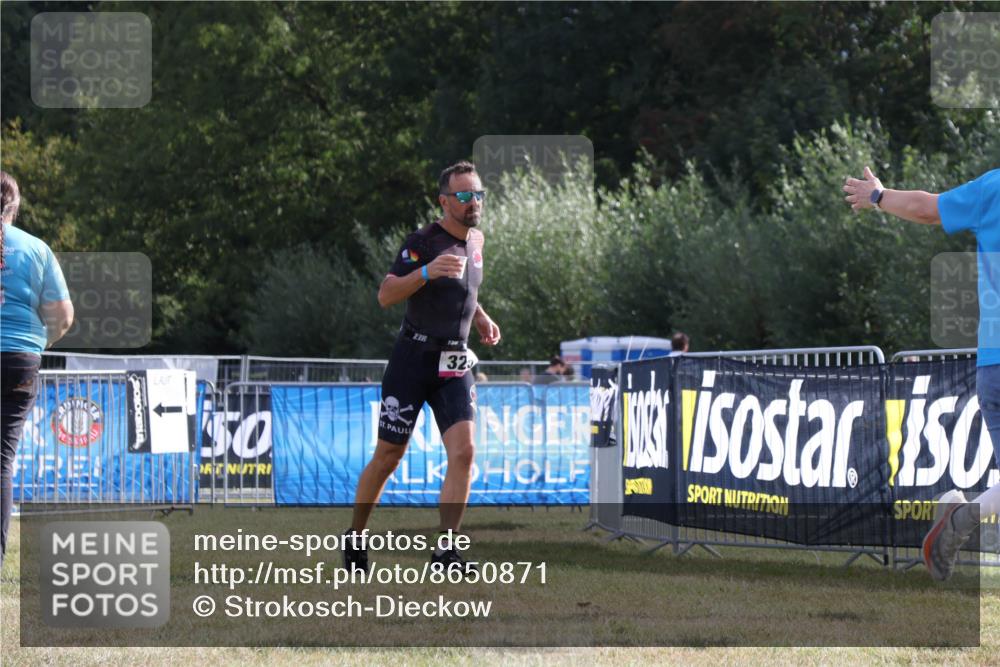 31.08.2025 - Elbe Triathlon Hamburg Strokosch-Dieckow http://msf.ph/oto/8650871 31.08.2025 09:53:51 Laufen 30, 3, 32 meine-sportfotos.de