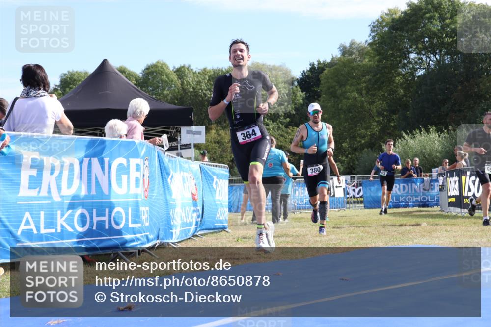 31.08.2025 - Elbe Triathlon Hamburg Strokosch-Dieckow http://msf.ph/oto/8650878 31.08.2025 10:28:00 Ziel 364, 380 meine-sportfotos.de