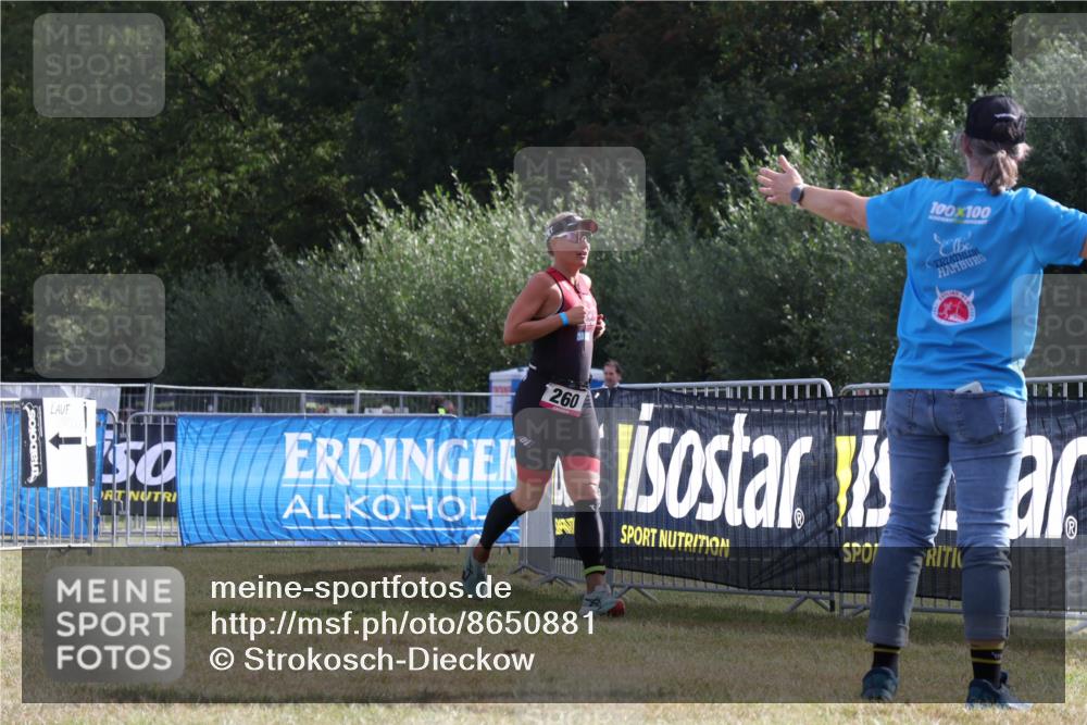 31.08.2025 - Elbe Triathlon Hamburg Strokosch-Dieckow http://msf.ph/oto/8650881 31.08.2025 09:54:02 Laufen 50, 100, 100, 260 meine-sportfotos.de