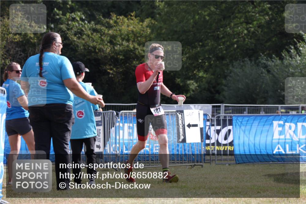 31.08.2025 - Elbe Triathlon Hamburg Strokosch-Dieckow http://msf.ph/oto/8650882 31.08.2025 09:54:05 Laufen 100, 187, 50 meine-sportfotos.de