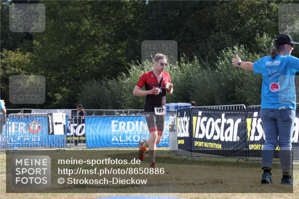 31.08.2025 - Elbe Triathlon Hamburg Strokosch-Dieckow http://msf.ph/oto/8650886 31.08.2025 09:54:07 Laufen 30, 187, 100, 100 meine-sportfotos.de