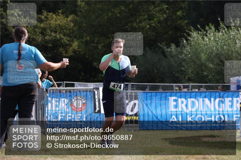 31.08.2025 - Elbe Triathlon Hamburg Strokosch-Dieckow http://msf.ph/oto/8650887 31.08.2025 09:54:14 Laufen 100, 100, 474 meine-sportfotos.de