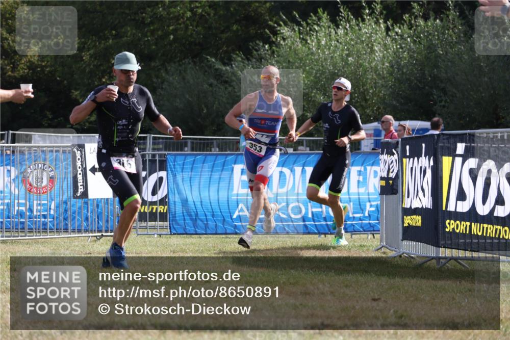 31.08.2025 - Elbe Triathlon Hamburg Strokosch-Dieckow http://msf.ph/oto/8650891 31.08.2025 09:54:17 Laufen 353 meine-sportfotos.de