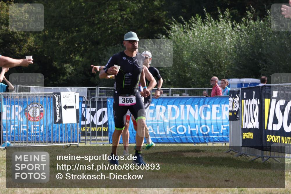 31.08.2025 - Elbe Triathlon Hamburg Strokosch-Dieckow http://msf.ph/oto/8650893 31.08.2025 09:54:17 Laufen 366 meine-sportfotos.de