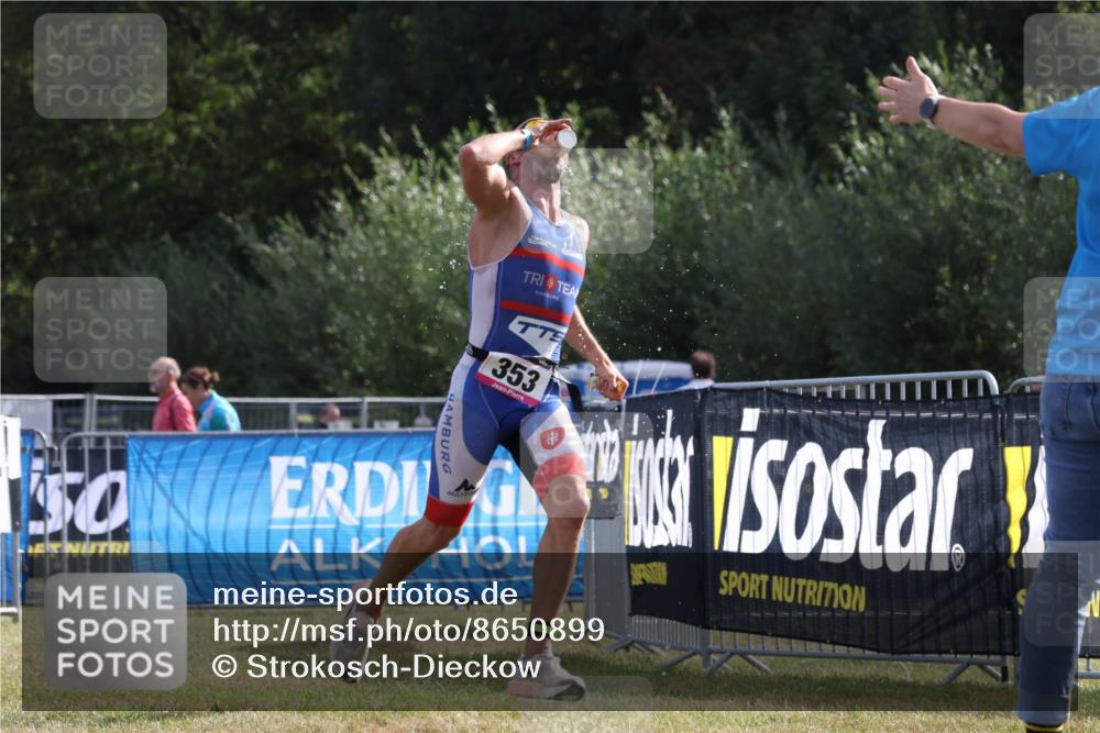 31.08.2025 - Elbe Triathlon Hamburg Strokosch-Dieckow http://msf.ph/oto/8650899 31.08.2025 09:54:19 Laufen 150, 353 meine-sportfotos.de