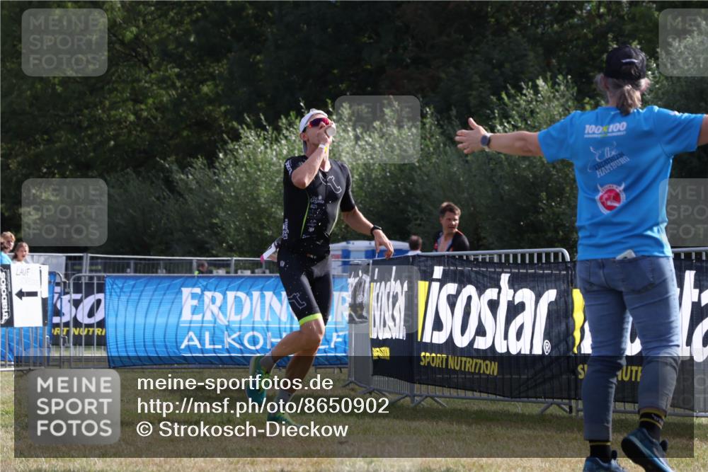 31.08.2025 - Elbe Triathlon Hamburg Strokosch-Dieckow http://msf.ph/oto/8650902 31.08.2025 09:54:21 Laufen 30, 100, 100 meine-sportfotos.de