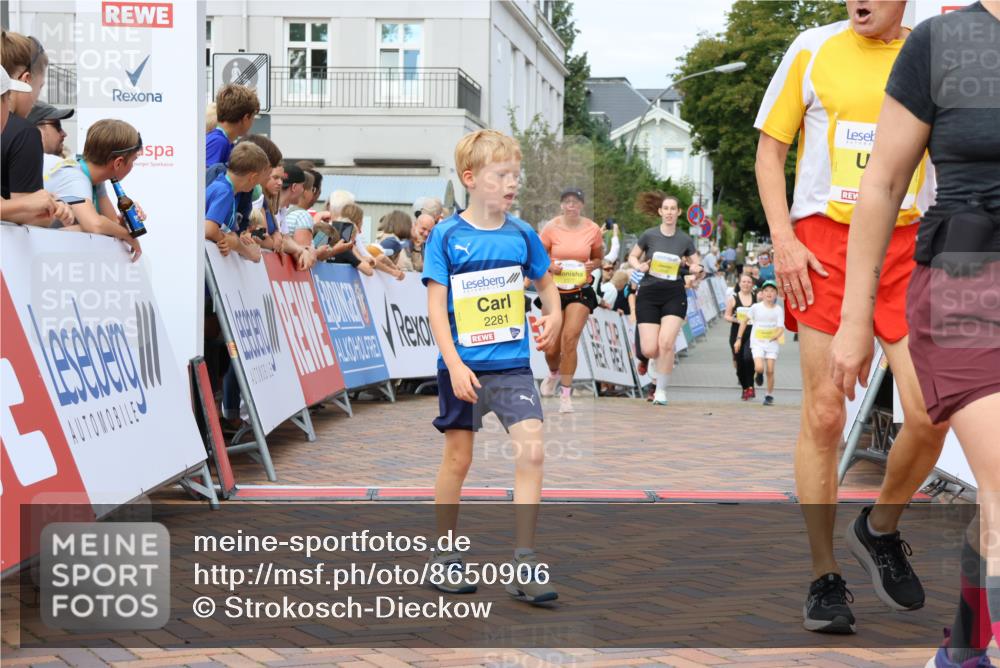 31.08.2025 - 21. Blankeneser Heldenlauf Strokosch-Dieckow http://msf.ph/oto/8650906 31.08.2025 10:36:18 Ziel 2645, 2281, 2282, 2500, 2369, 2377, 2670, 2674 meine-sportfotos.de