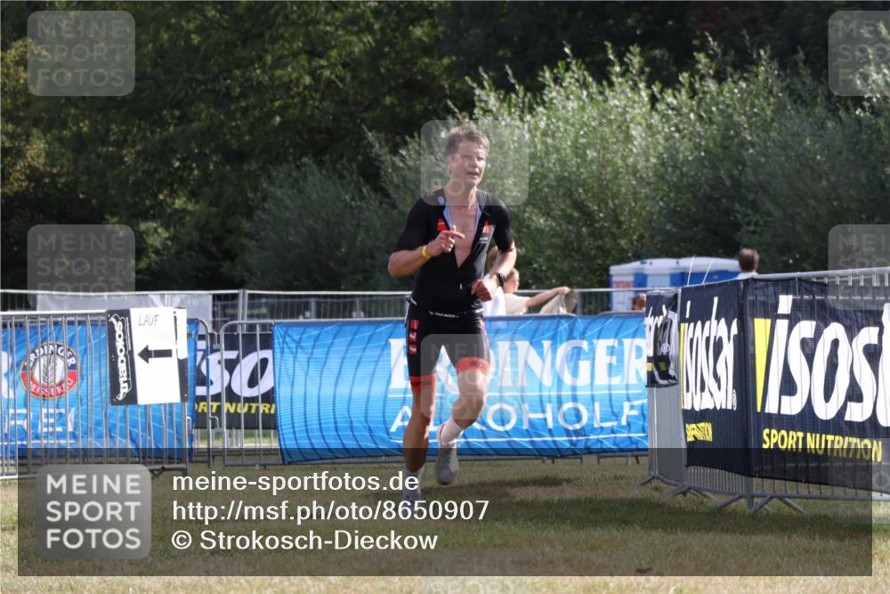 31.08.2025 - Elbe Triathlon Hamburg Strokosch-Dieckow http://msf.ph/oto/8650907 31.08.2025 09:54:23 Laufen 50 meine-sportfotos.de