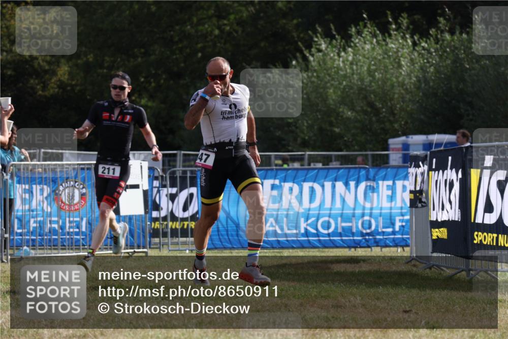 31.08.2025 - Elbe Triathlon Hamburg Strokosch-Dieckow http://msf.ph/oto/8650911 31.08.2025 09:54:31 Laufen 47, 211, 130 meine-sportfotos.de