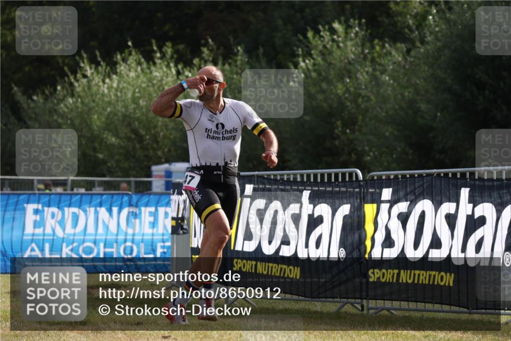 31.08.2025 - Elbe Triathlon Hamburg Strokosch-Dieckow http://msf.ph/oto/8650912 31.08.2025 09:54:32 Laufen 47 meine-sportfotos.de