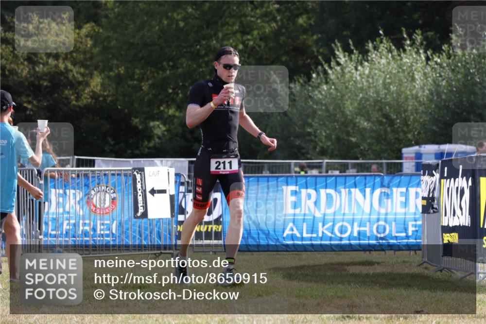 31.08.2025 - Elbe Triathlon Hamburg Strokosch-Dieckow http://msf.ph/oto/8650915 31.08.2025 09:54:33 Laufen 00, 211 meine-sportfotos.de