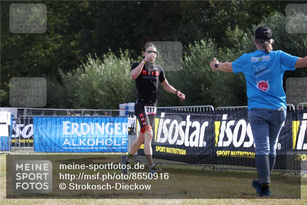 31.08.2025 - Elbe Triathlon Hamburg Strokosch-Dieckow http://msf.ph/oto/8650916 31.08.2025 09:54:34 Laufen 30, 100, 100, 211 meine-sportfotos.de