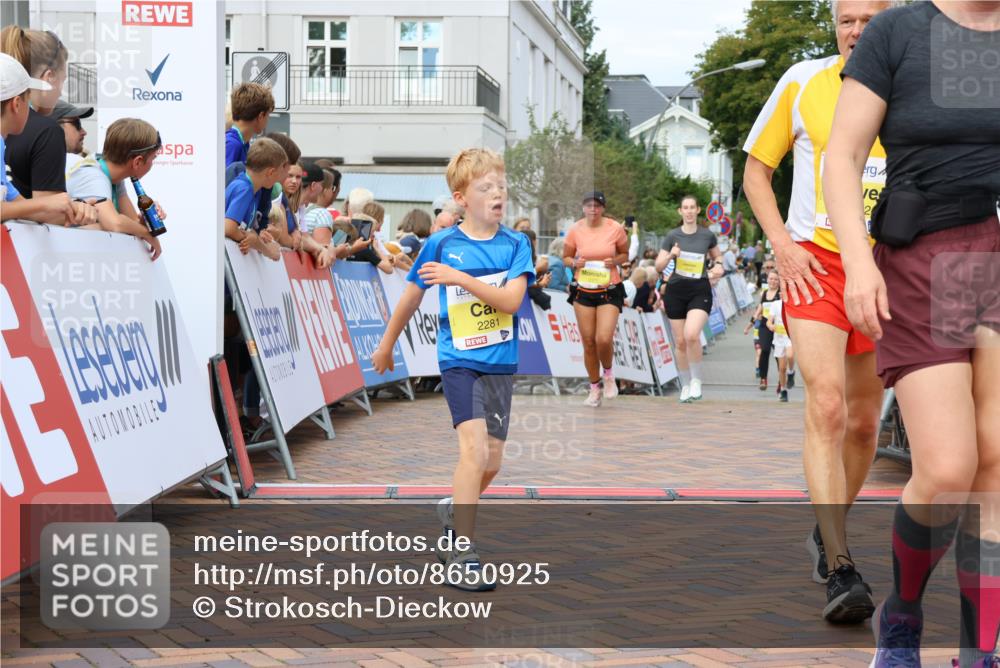 31.08.2025 - 21. Blankeneser Heldenlauf Strokosch-Dieckow http://msf.ph/oto/8650925 31.08.2025 10:36:17 Ziel 2645, 2281, 2282, 2500, 2369, 2377 meine-sportfotos.de